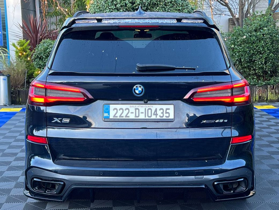 2022 BMW X5 M-SPORT COMPETITION XDRIVE45e 3.0 PLUG-IN HYBRID // APPLE CARPLAY // M COMPETITION BODYSTYLING PACKAGE // ADAPTIVE AIR SUSPENSION €52,900