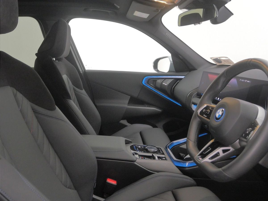 2025 BMW X3 - image 12