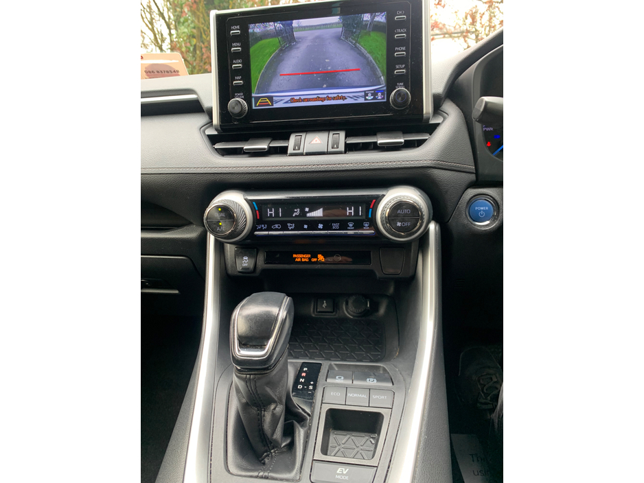 2020 Toyota Rav4 - image 13