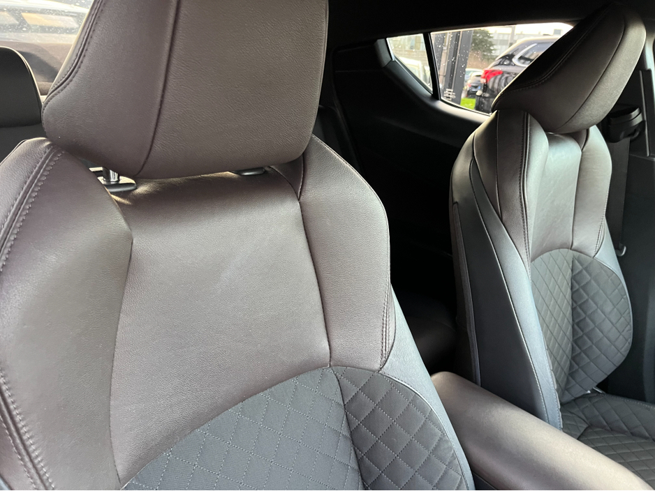 2018 Toyota C-HR - image 10