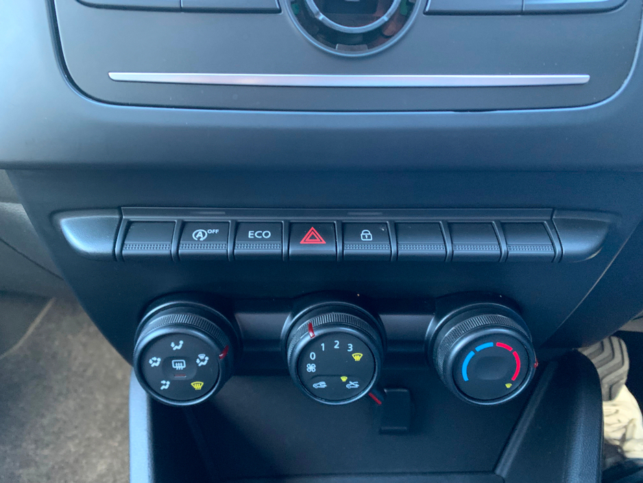 2019 Dacia Duster - image 18