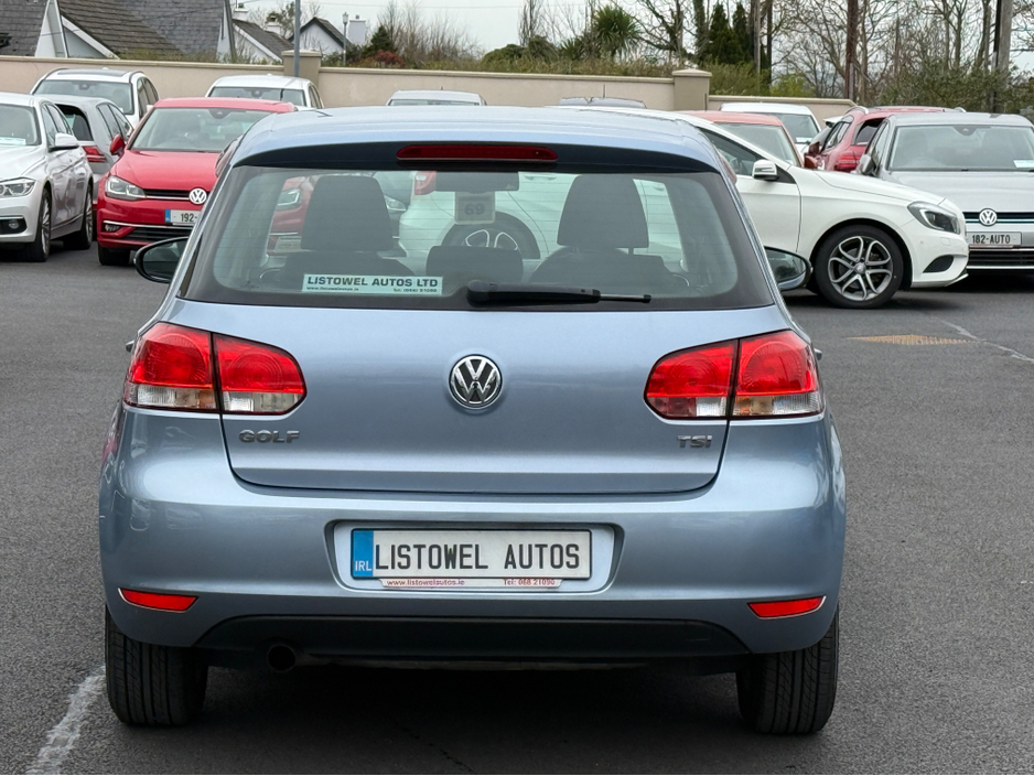 2012 Volkswagen Golf - image 8