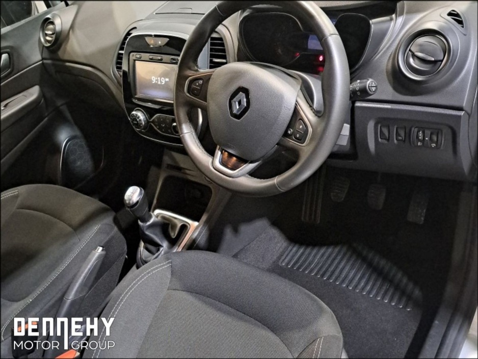 2019 Renault Captur - image 6