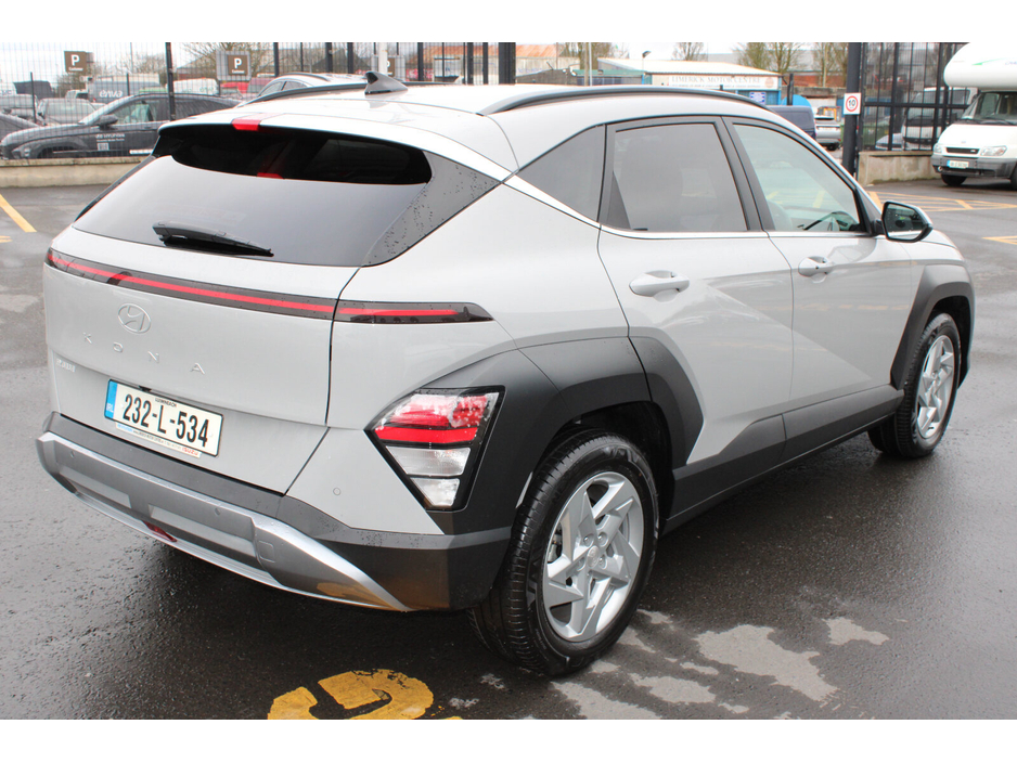 2023 Hyundai Kona - image 5