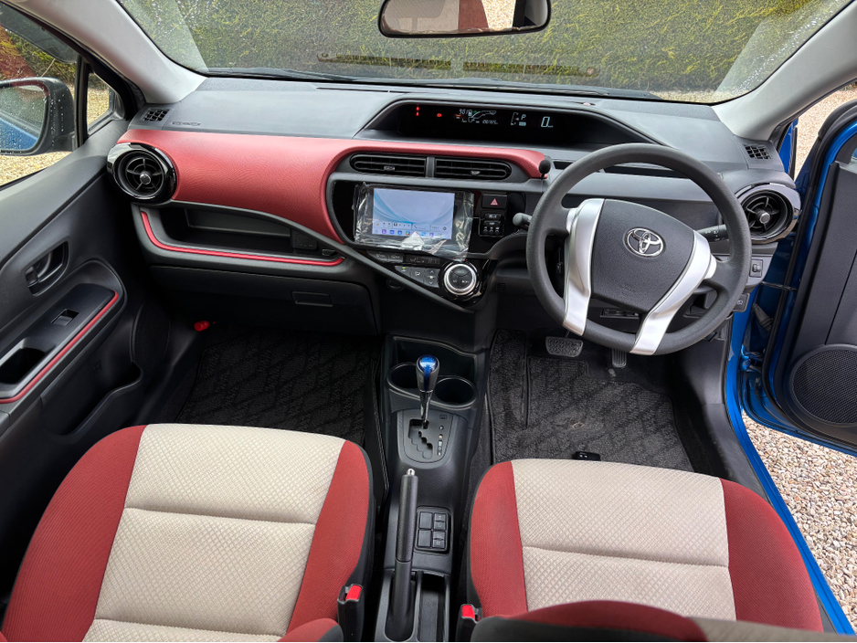 2016 Toyota Aqua - image 7