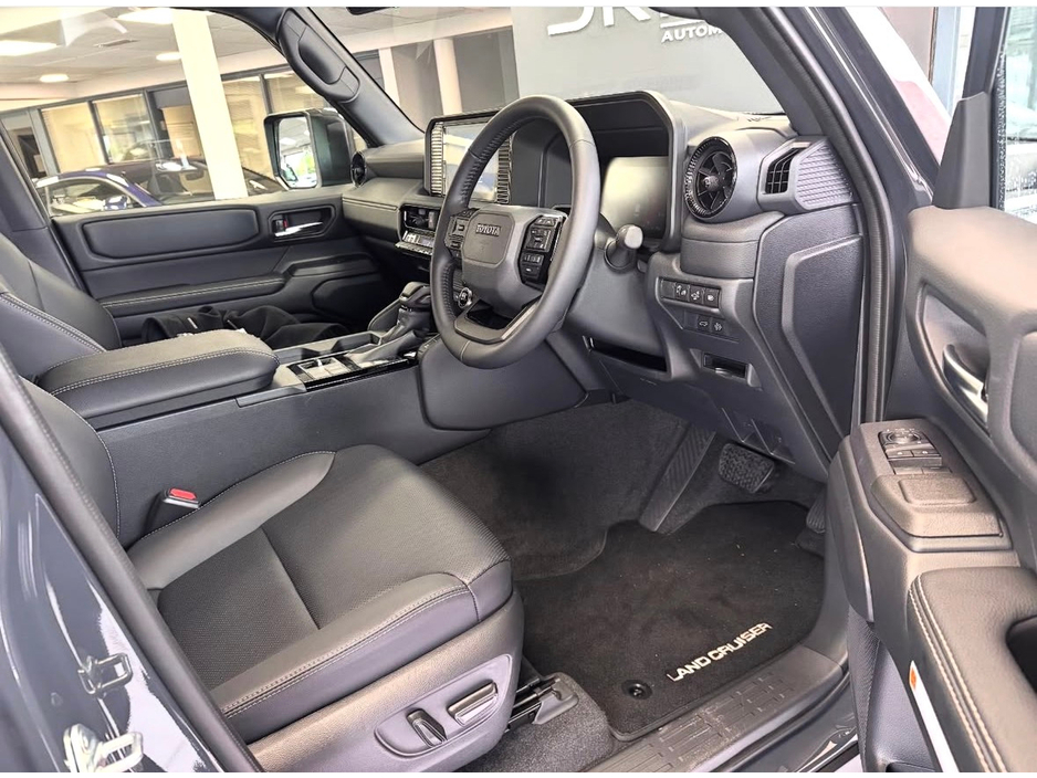 2026 Toyota Landcruiser - image 7