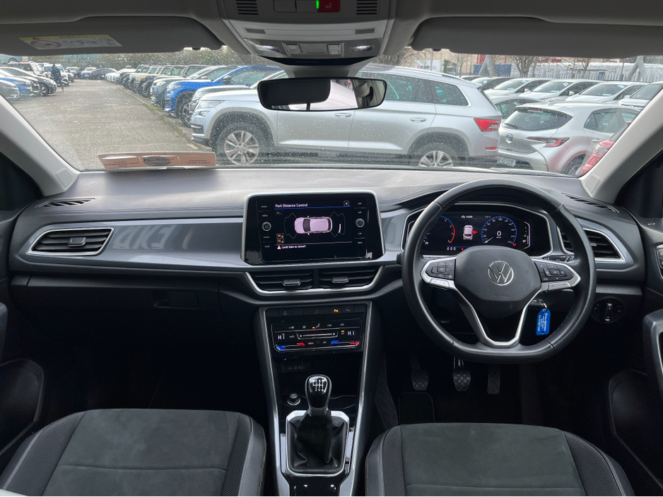 2024 Volkswagen T-Roc - image 13