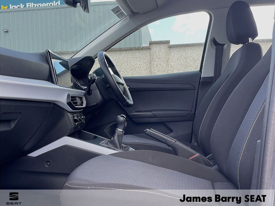 2023 SEAT Arona - image 8