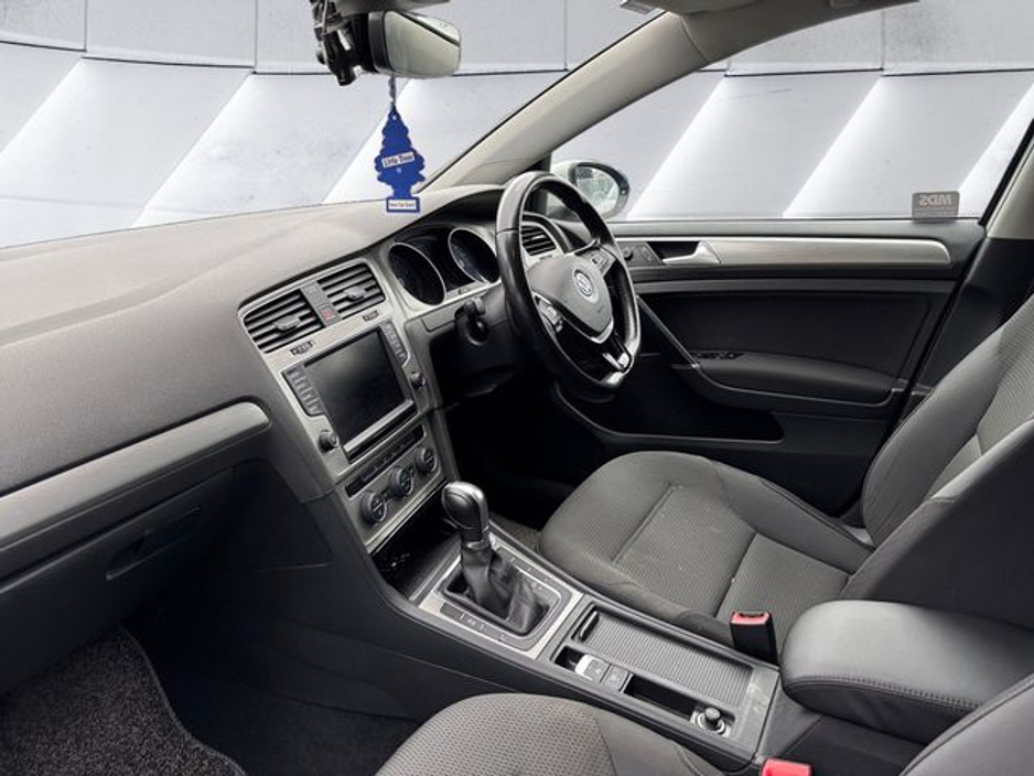 2017 Volkswagen Golf - image 13