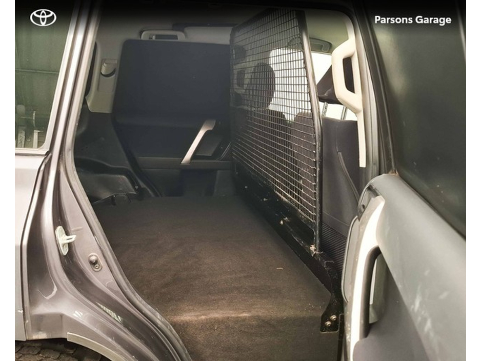 2023 Toyota Landcruiser - image 11