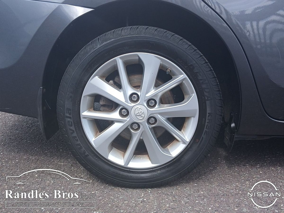 2016 Toyota Corolla - image 8