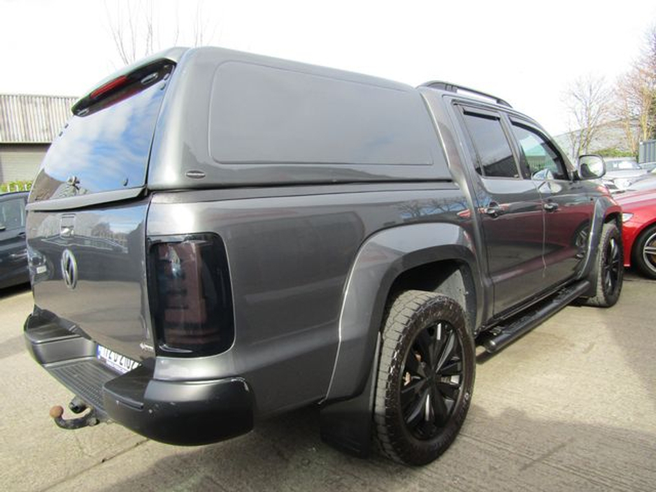 2017 Volkswagen Amarok - image 8