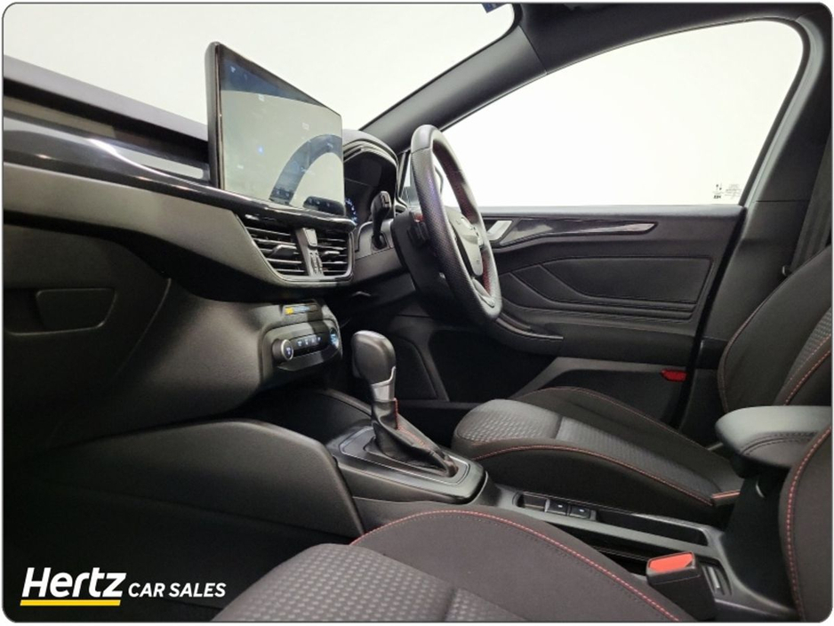2024 Ford Focus - image 4