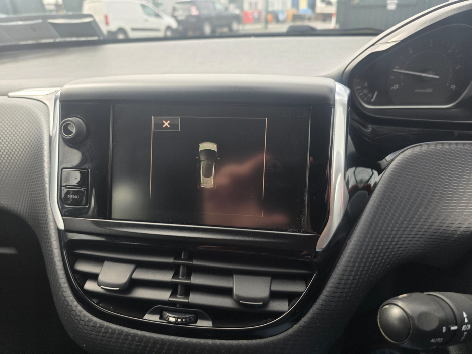 2016 Peugeot 2008 - image 12