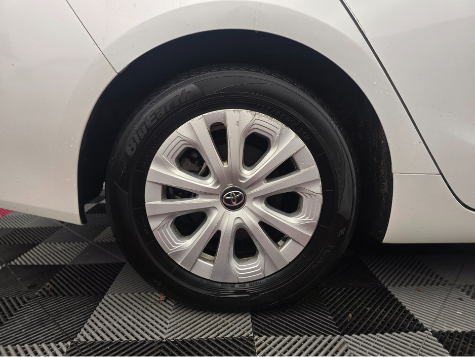 2020 Toyota Prius 6AA-ZVW51 €21,950