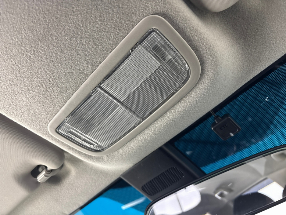 2018 Honda Fit TOUCHSCREEN DISPLAY**MEDIA CONNECTIVITY**KEYLESS START**REVERSE CAMERA**PARKING SENSORS**CRUISE CONTROL**SEMI DIGITAL DASH**LANE ASSIST**EMERGENCY BRAKE ASSIST**AIR CONDITIONING**ELECTRIC WINDOWS** €11,995