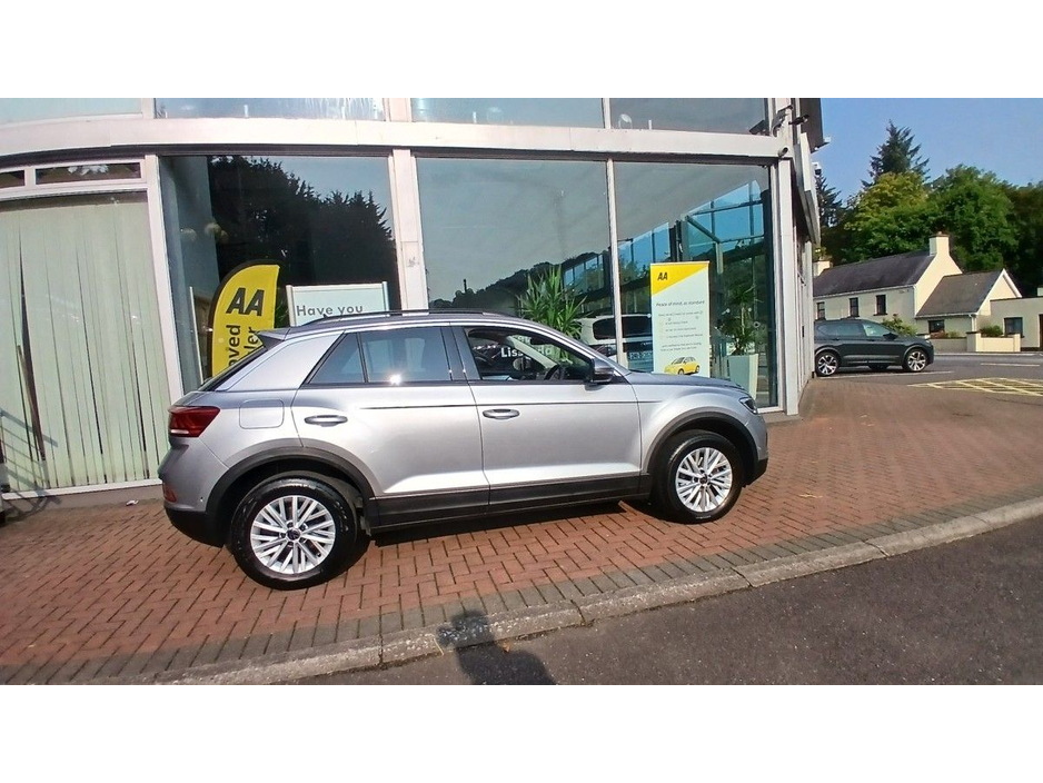 2023 Volkswagen T-Roc 2.0 TDI 116HP Life, Pyrite Silver 46km. €29,950