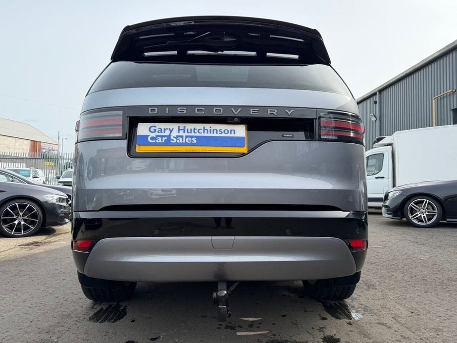 2021 Land Rover Discovery - image 27