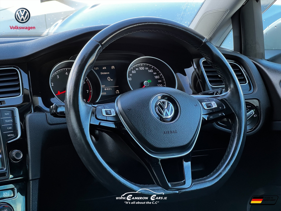 2016 Volkswagen Golf - image 17