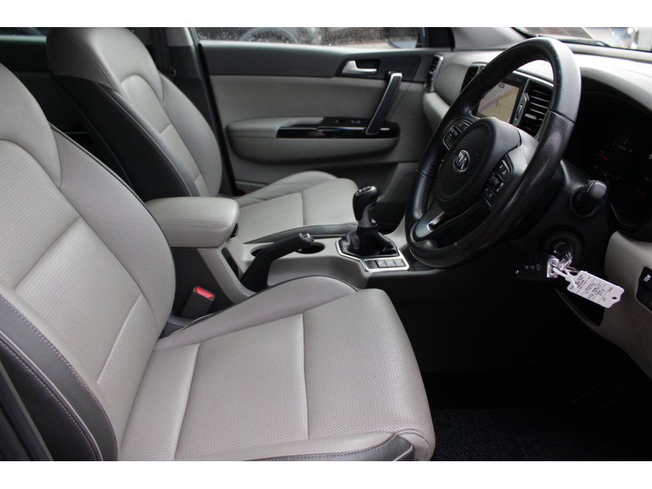 2017 Kia Sportage 1.7CRDI PLATINUM 5DR ESTATE // ONLY 100,000 KMS // IMMACULATE CONDITION THROUGH OUT // BUY WITH CONFIDENCE AA AND SIMI APPROVED DEALER 2026 // FINANCE ARRANGED //TRADE INS WELCOME // €14,950