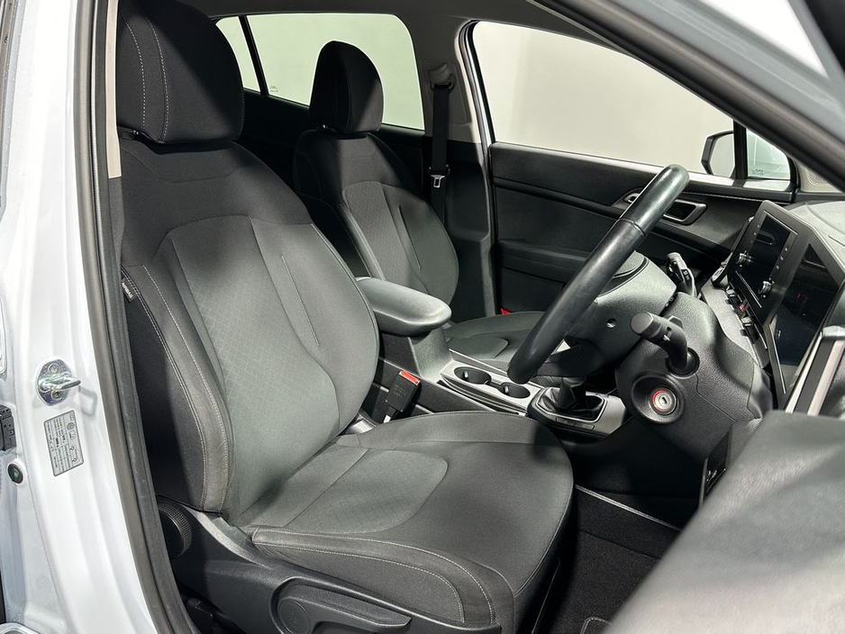 2022 Kia Sportage - image 10