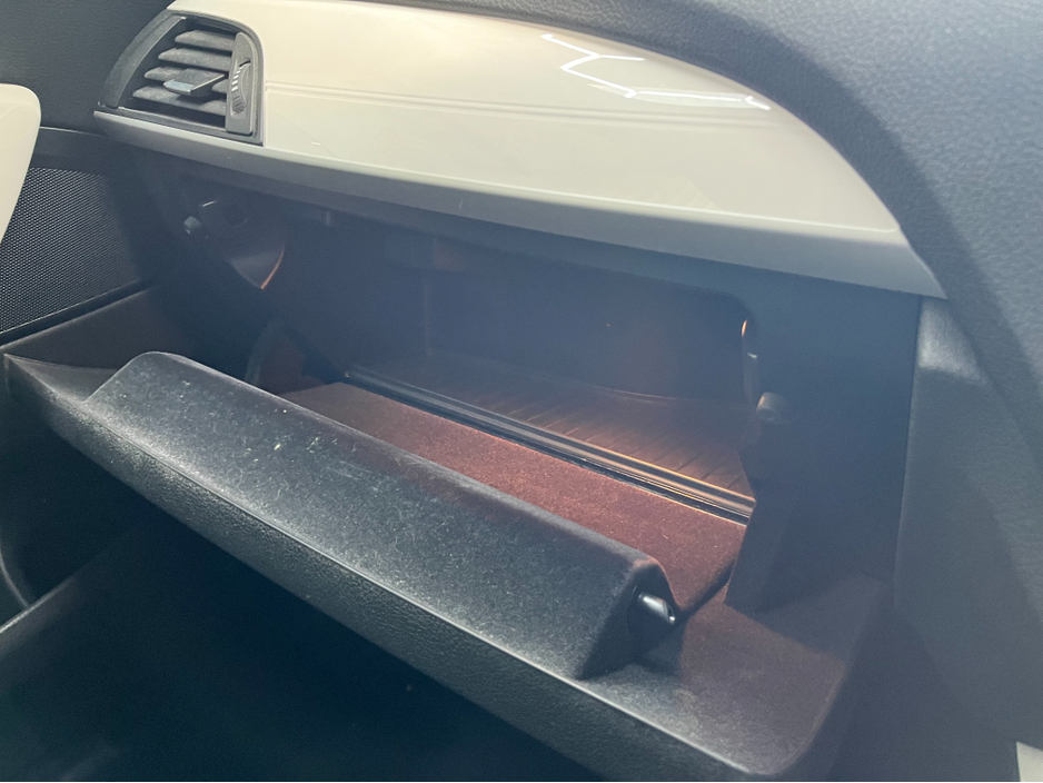 2015 BMW 1 Series - image 15