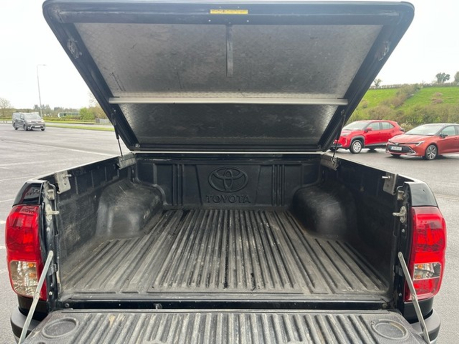 2021 Toyota Hilux - image 10
