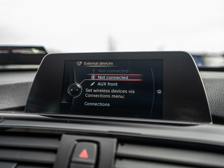 2016 BMW 3 Series - image 26