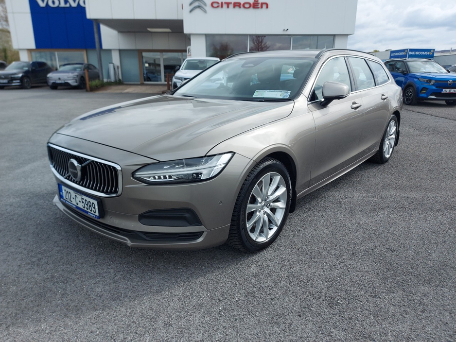 2021 Volvo V90 - image 2