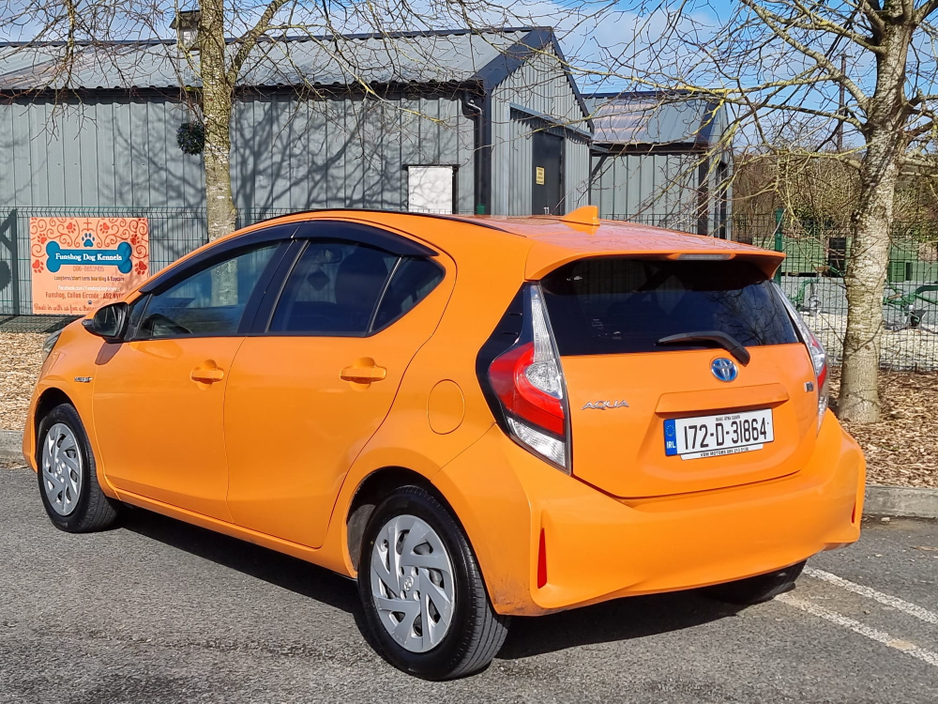 2017 Toyota Aqua - image 7