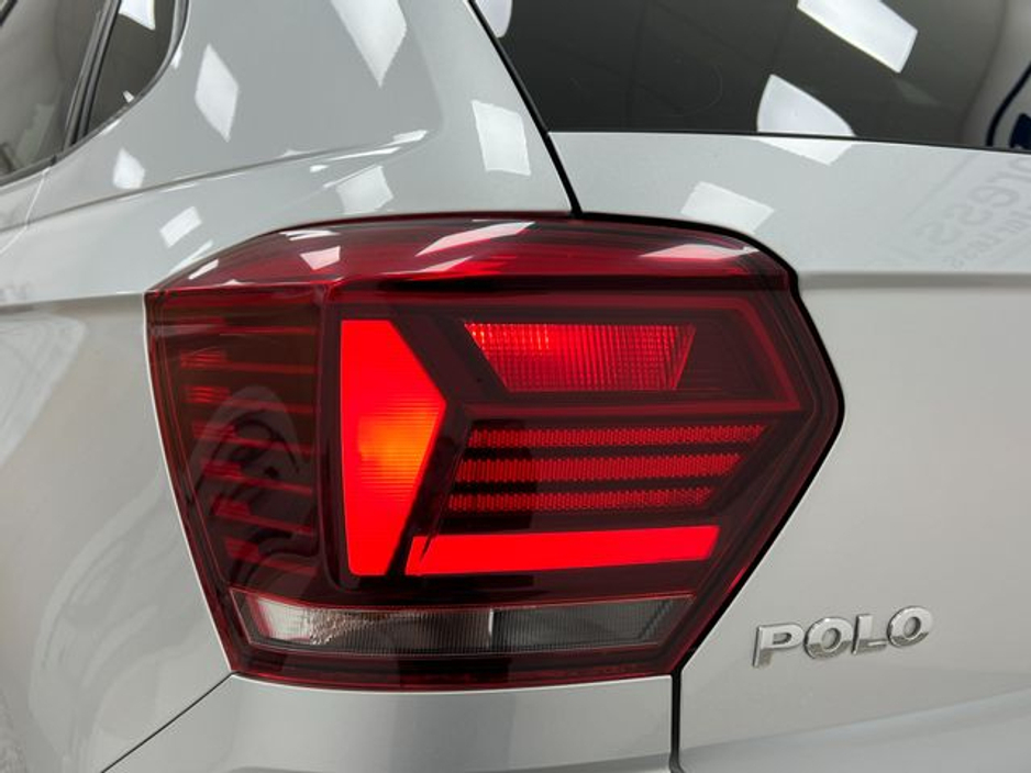 2018 Volkswagen Polo 1.0 TSI Automatic, Reversing camera, LOW MILES €16,895