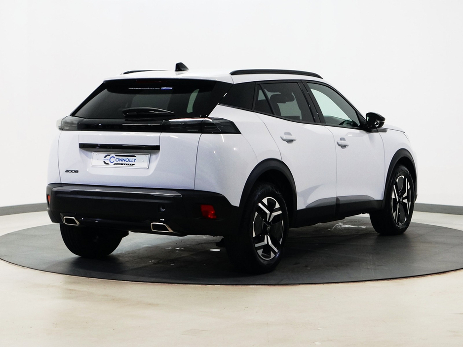 2024 Peugeot 2008 - image 3