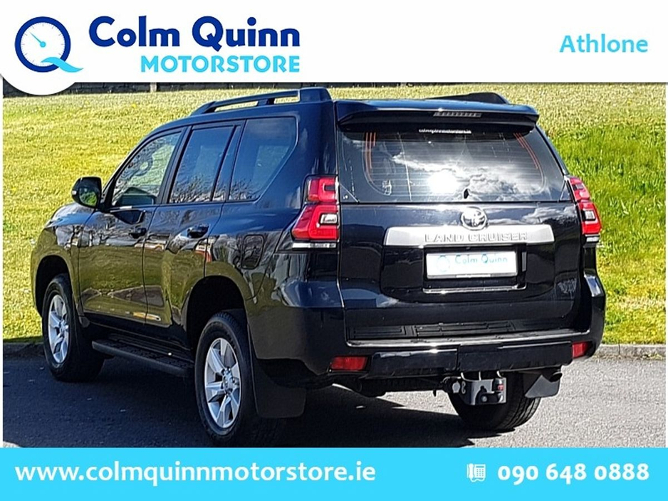 2022 Toyota Landcruiser - image 3