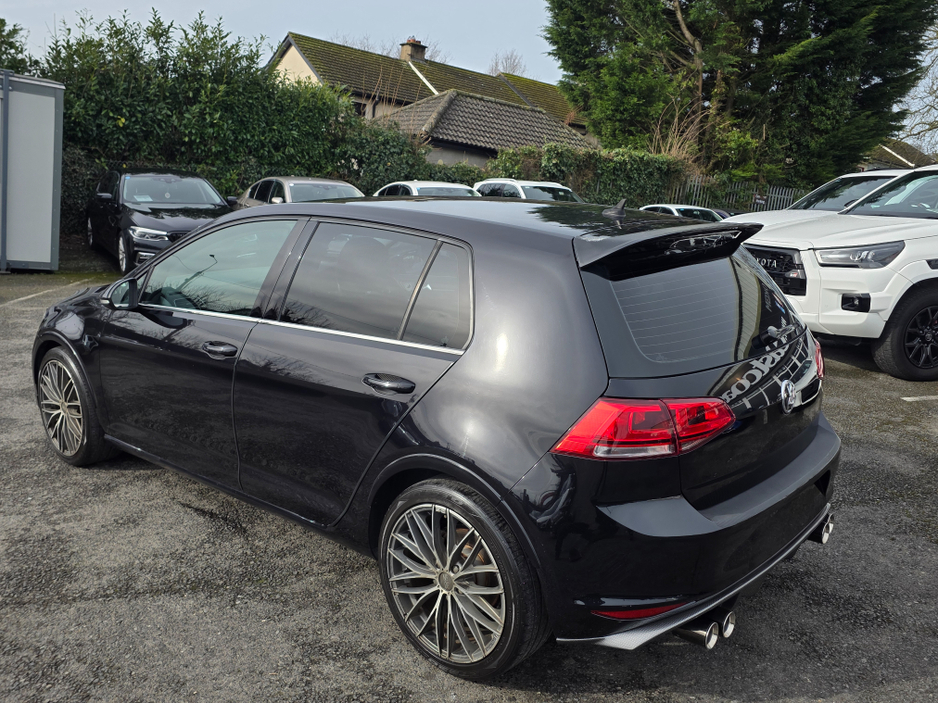 2014 Volkswagen Golf - image 14