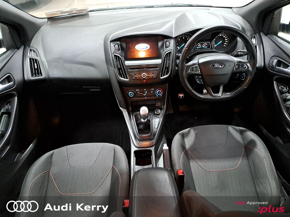 2018 Ford Focus - image 12