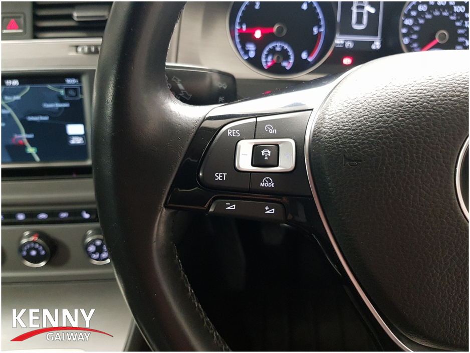 2016 Volkswagen Golf - image 19