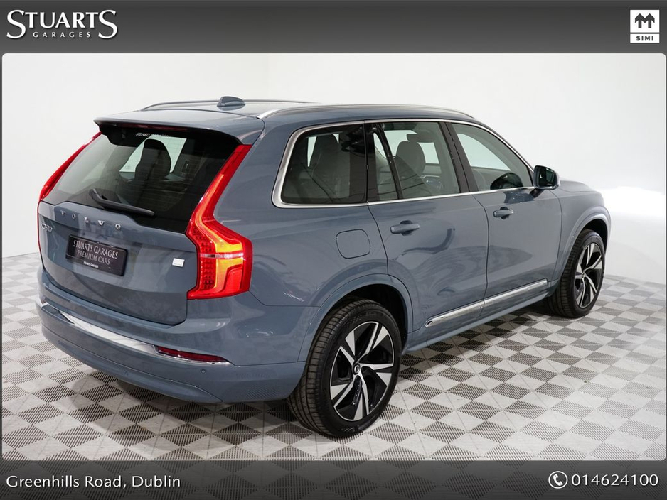 2023 Volvo XC90 - image 26
