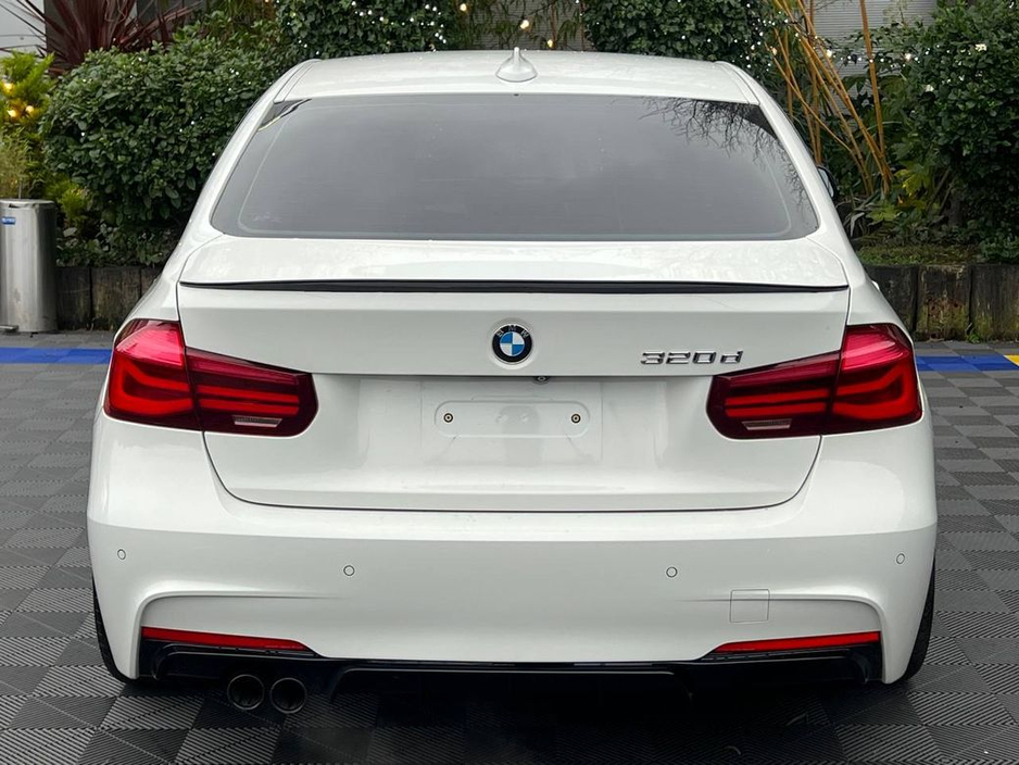 2018 BMW 3 Series 320d M-SPORT COMPETITION // FULL SERVICE HISTORY // LEATHER POWERED HEATED SEATS // DUAL ZONE CLIMATE CONTROL €25,950