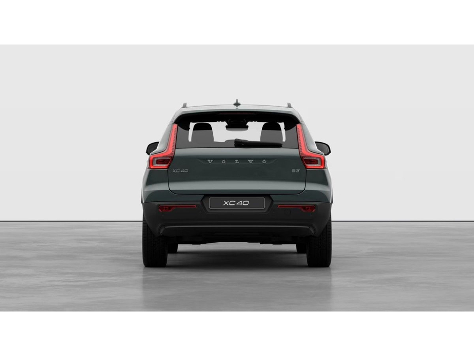 2026 Volvo XC40 - image 7