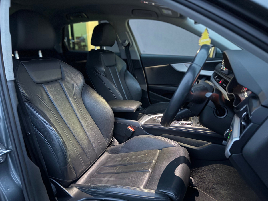 2018 Audi A4 - image 3