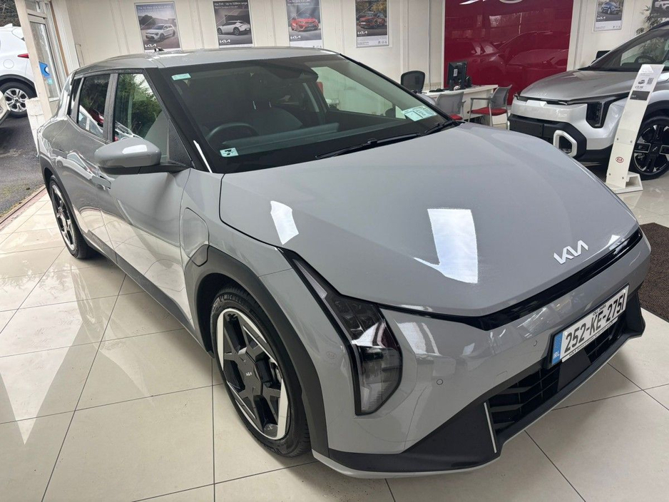2025 Kia EV4 EV4 5 HB EARTH K3 LR 5DR AUTO €43,995