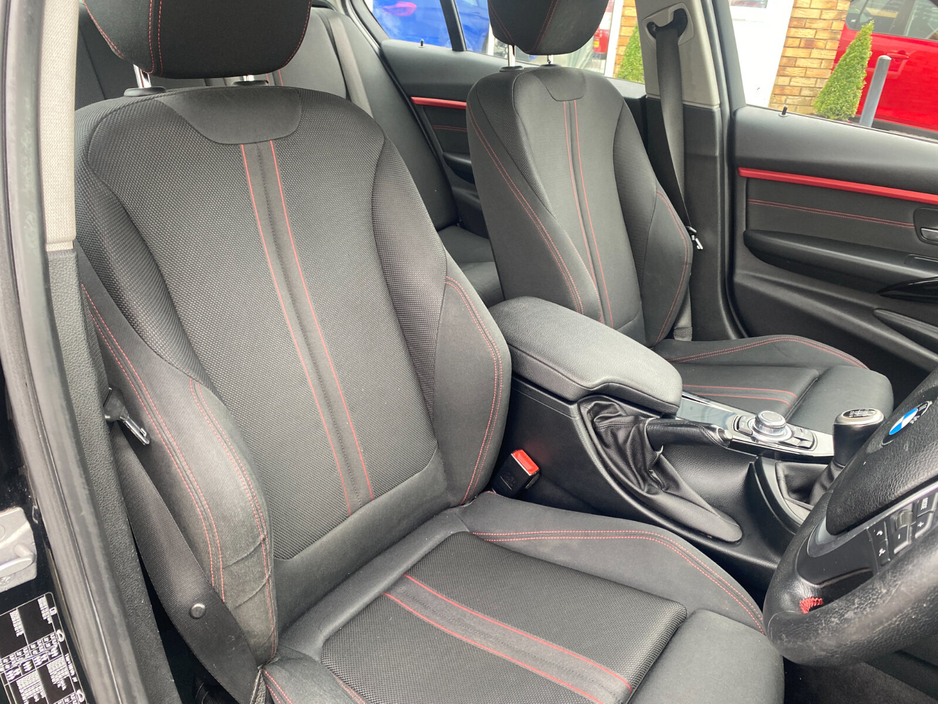 2016 BMW 3 Series - image 11