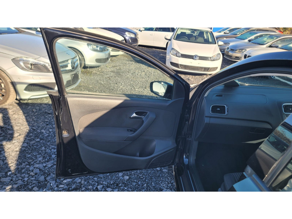 2011 Volkswagen Polo - image 8