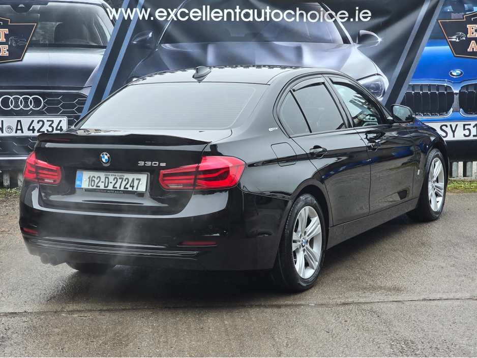 2016 BMW 3 Series - image 5