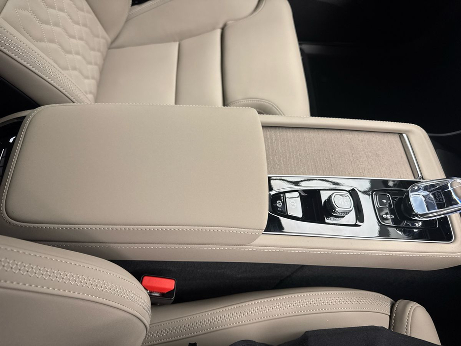 2026 Volvo XC90 - image 20
