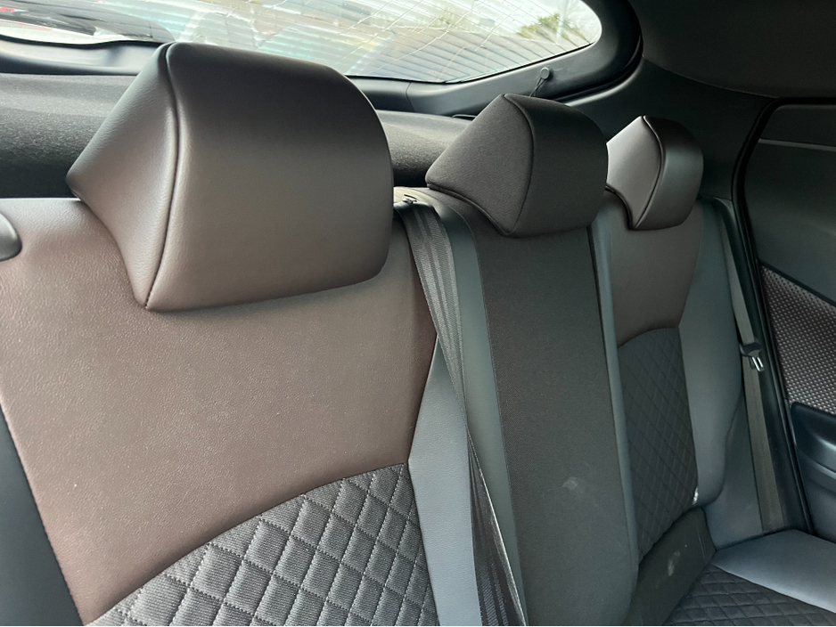 2018 Toyota C-HR 1.8 HYBRID AUTO LOW KM HIGH SPEC €19,450