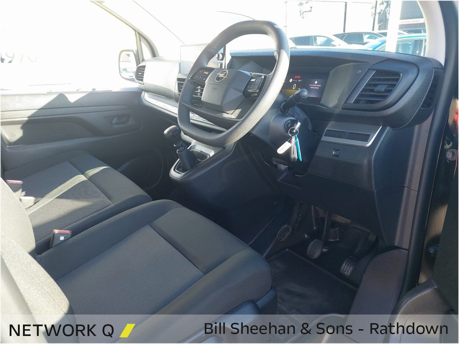 2025 Opel Vivaro - image 9