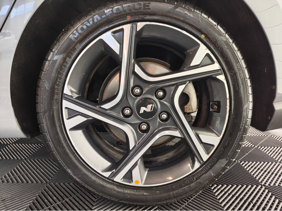 2022 Hyundai i30 - image 18