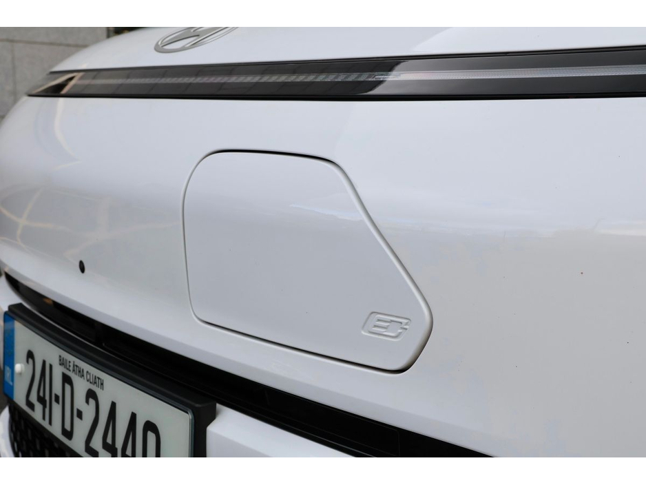 2024 Hyundai Kona - image 3