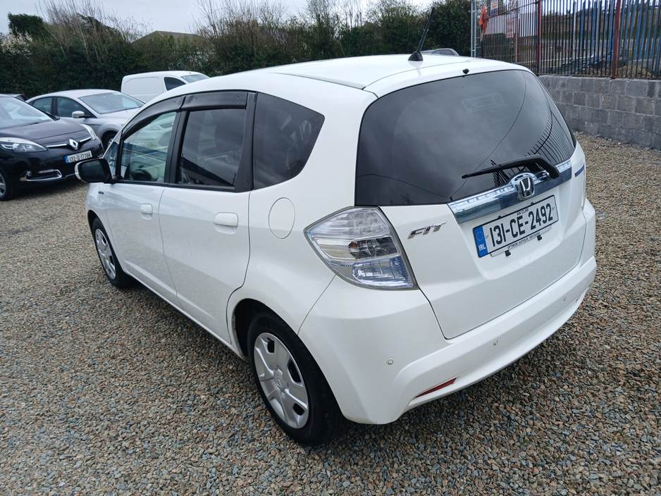 2013 Honda Fit - image 8